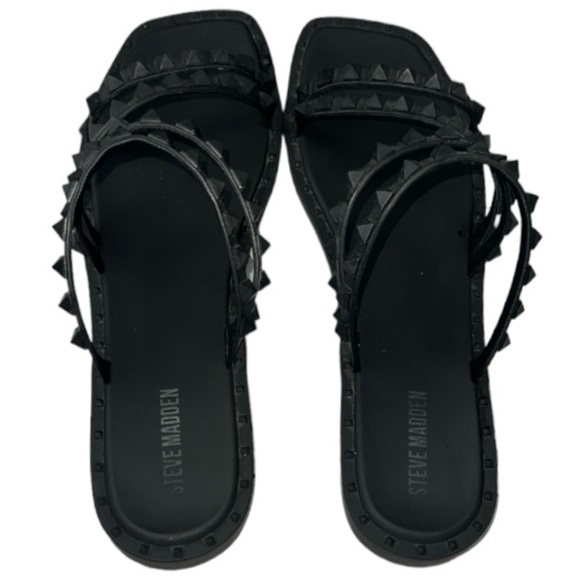 STEVE MADDEN
Skyler Studded Strappy Slip-On Flat Sandals size 9 - Picture 4 of 6